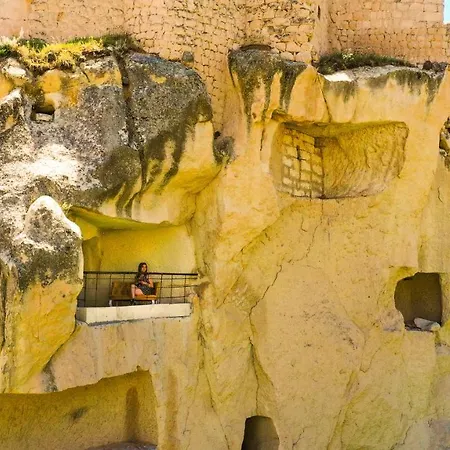 Heritage Cave מלון אורגופ