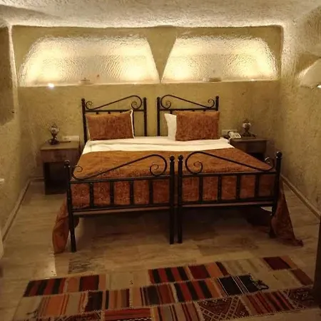 Heritage Cave מלון אורגופ