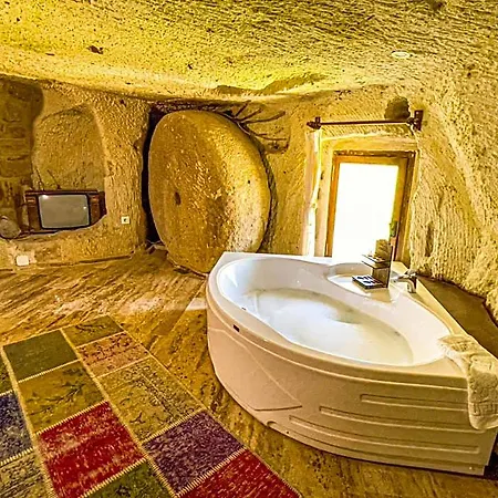 Heritage Cave Hotel 5*
